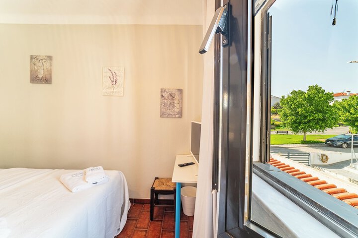 Room 15 of 194
