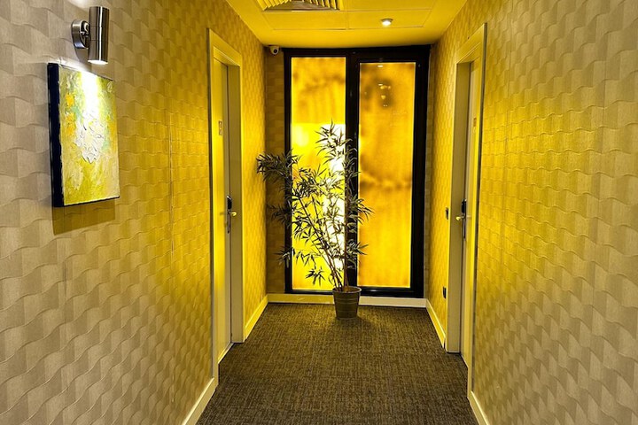 Ballroom/Hall 27 of 29