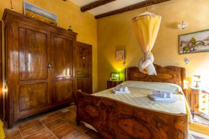 Room 4 of 23