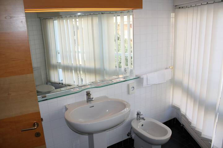 Room 19 of 37