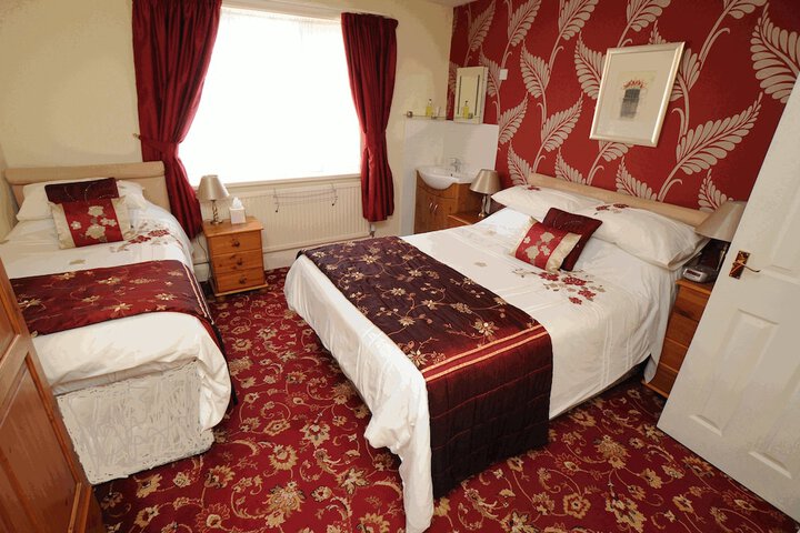 Room 2 of 7