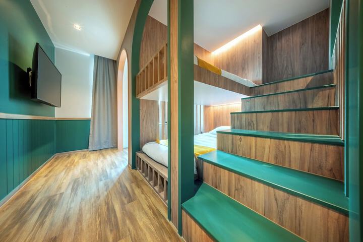 Room 40 of 64