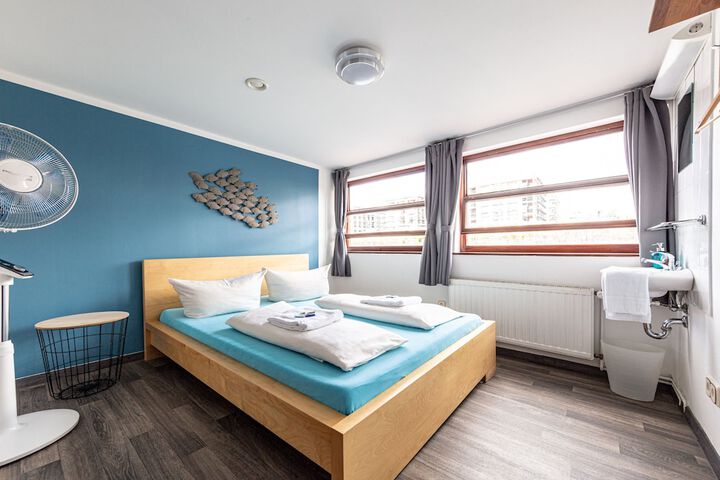 Room 15 of 46