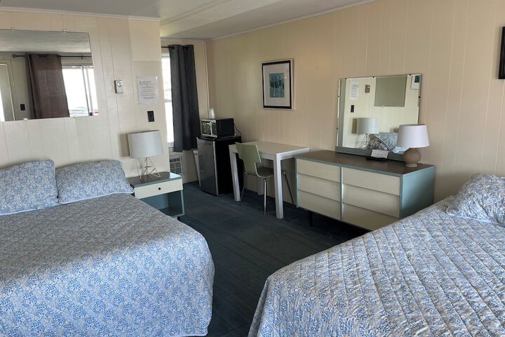 Room 33 of 93