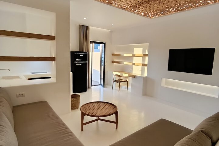 Room 84 of 142