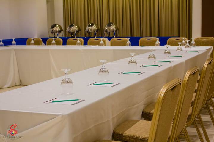 Ballroom/Hall 28 of 34