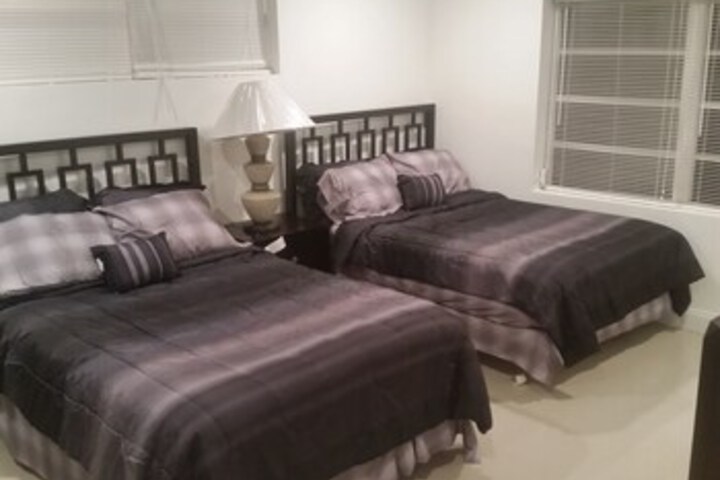 Room 9 of 30