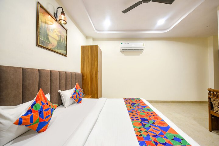 Room 17 of 31