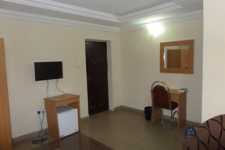 Room 9 of 14