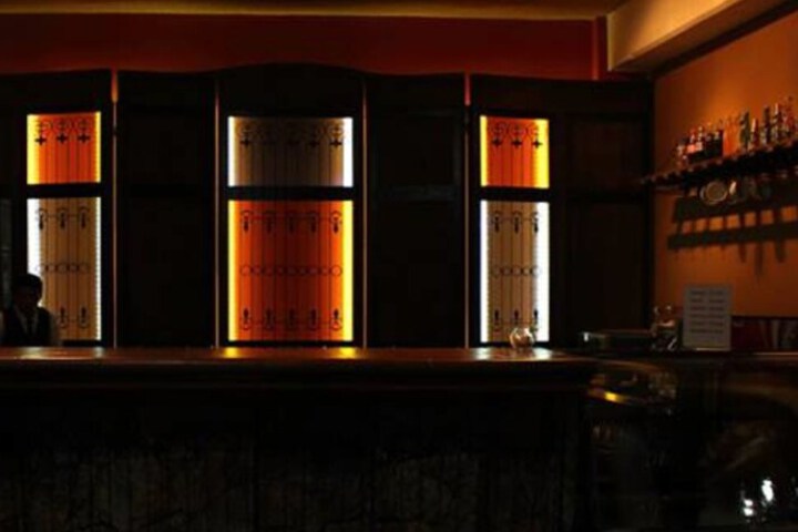Lounge 15 of 18