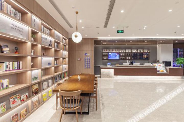 Hotel Interior 10 of 25