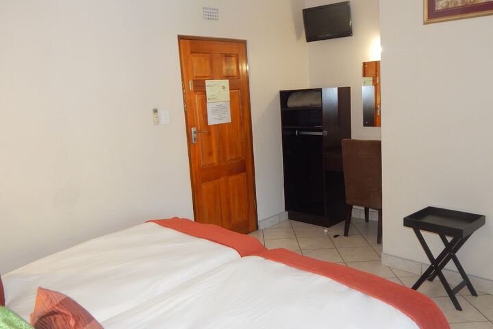 Room 19 of 87