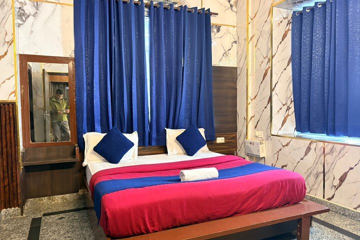 Room 18 of 28