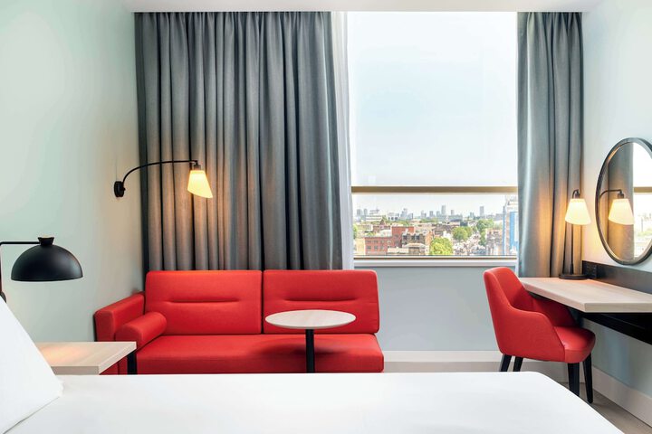 Room 32 of 83