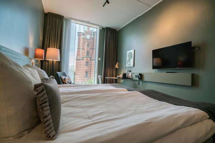Room 43 of 126