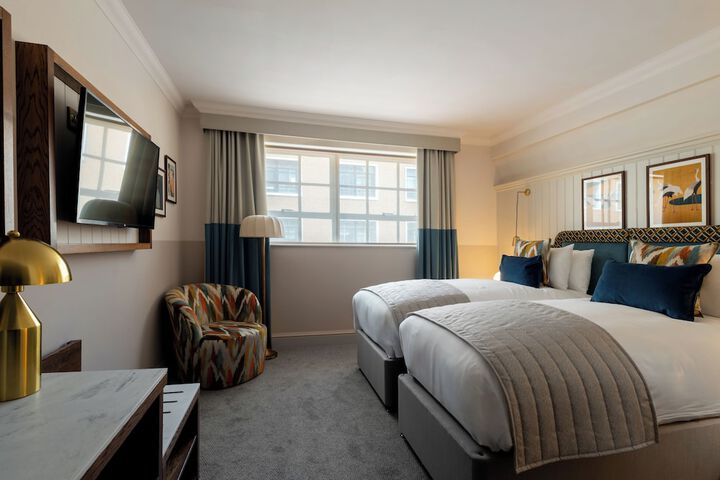 Room 75 of 143