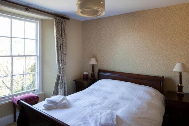 Room 14 of 37