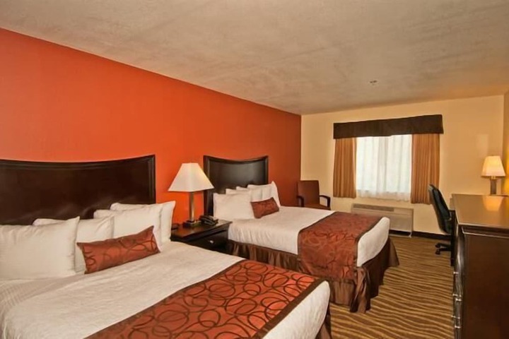 1 King Bed Microwave and Refrigerator Full Breakfast (8 of 10)
