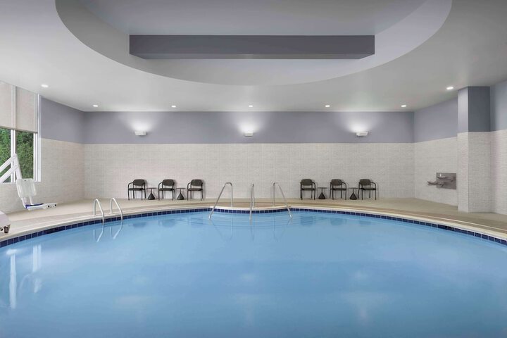 Hotel with Pool