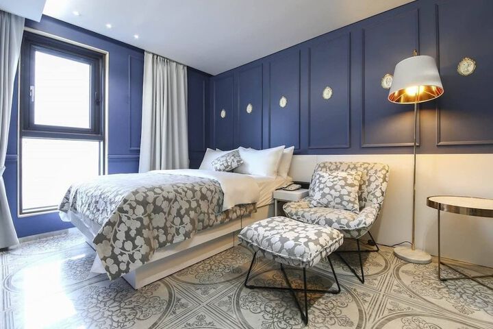 Room 8 of 44