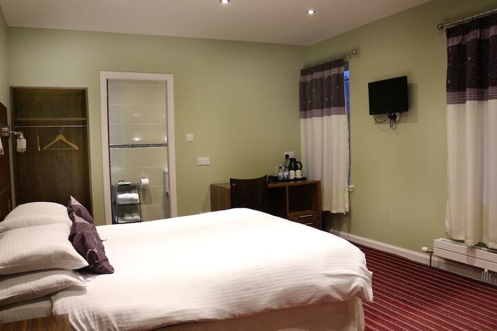 Room 13 of 27