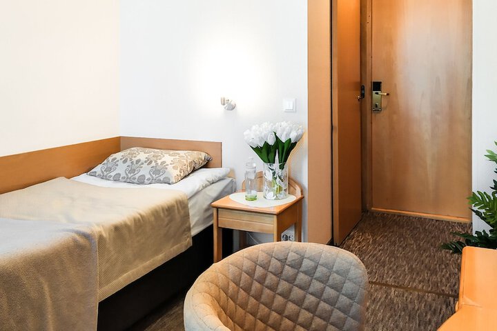 Room 4 of 15