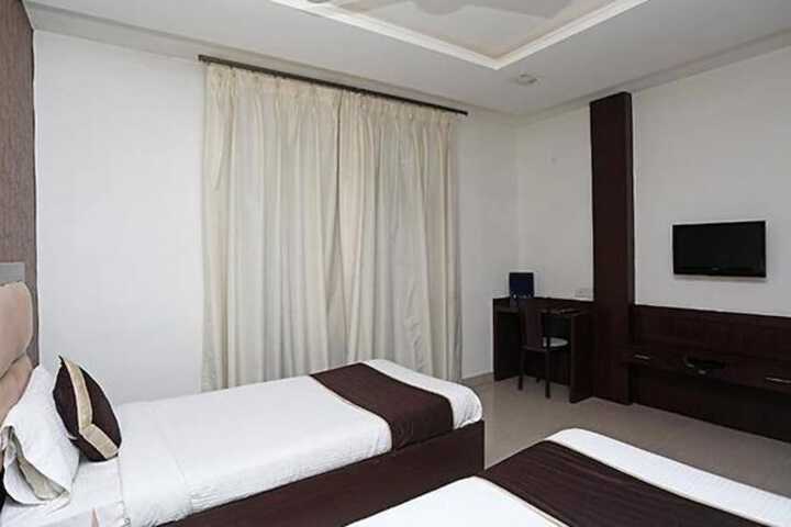 Room 8 of 19