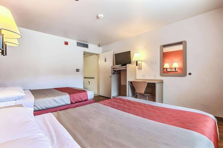Room 7 of 20