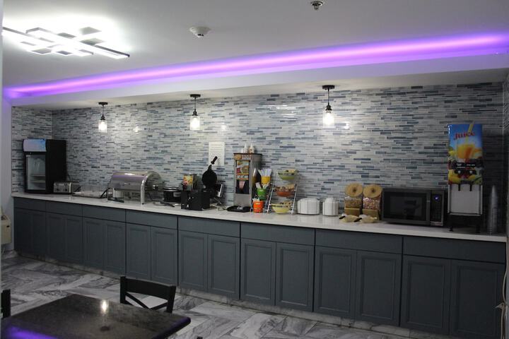 Breakfast area