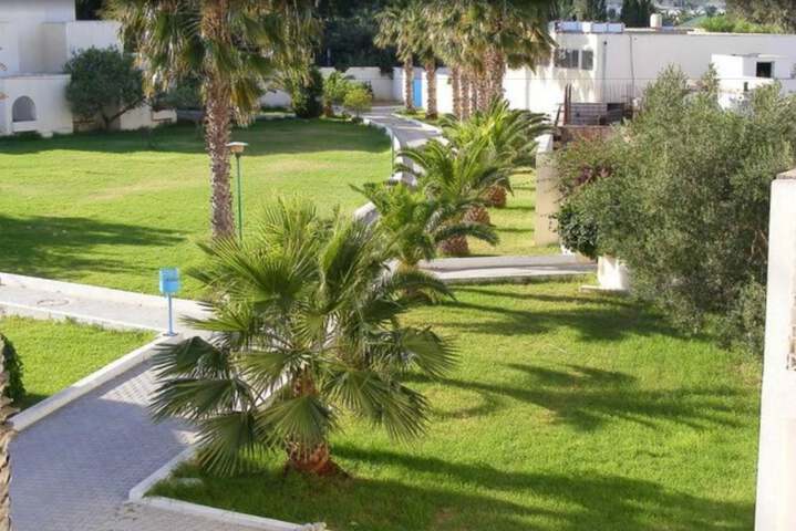 Hotel Exterior 55 of 60