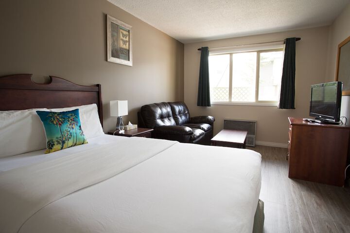 Room 8 of 33