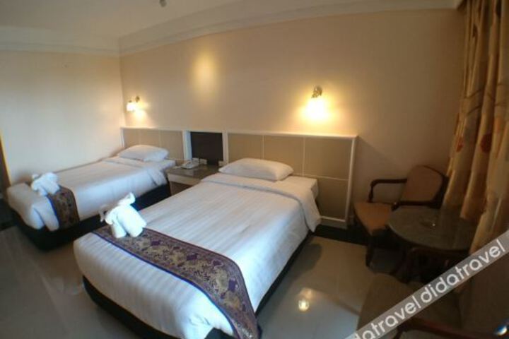 Grand Naga Hotel