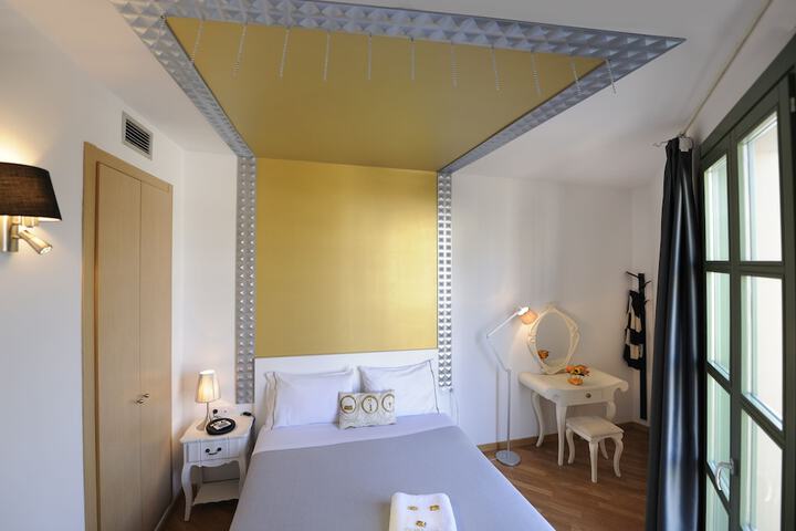 Room 18 of 50