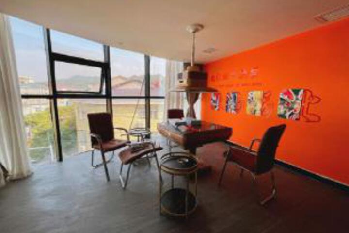 Manshe Film Hotel