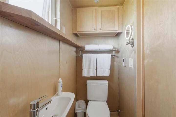 Room 128 of 154