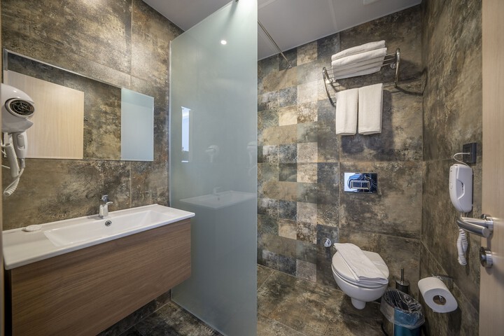 Room 14 of 47