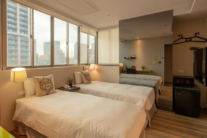 Room 48 of 79