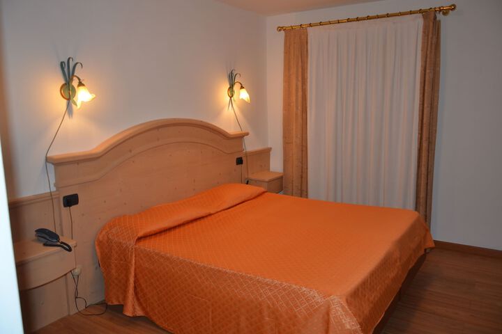 Room 6 of 31