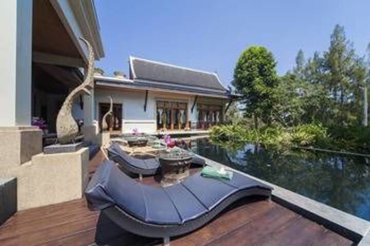 Sundeck 52 of 57
