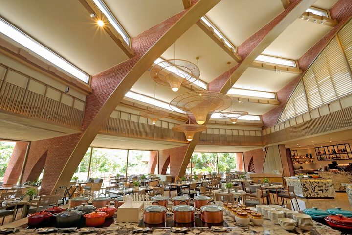 Dining 107 of 157