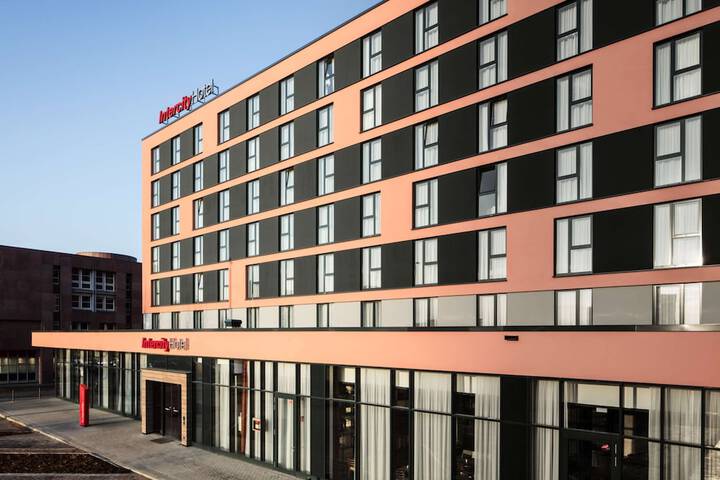 Hotel Entry