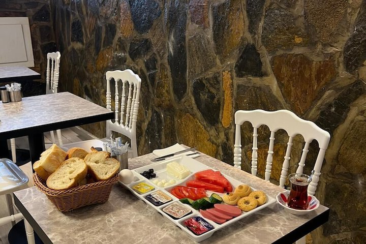Dining 26 of 28