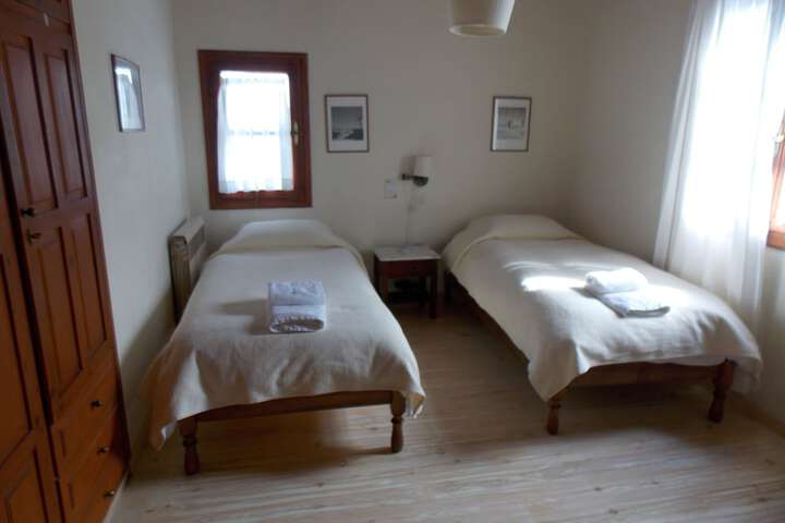 Room 5 of 106