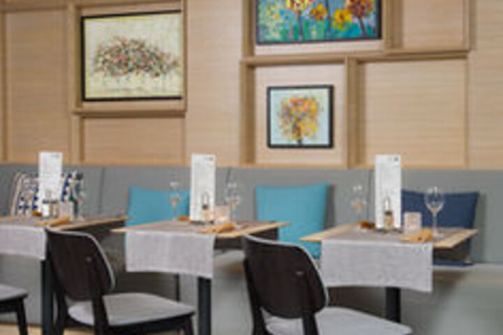 Dining 66 of 73
