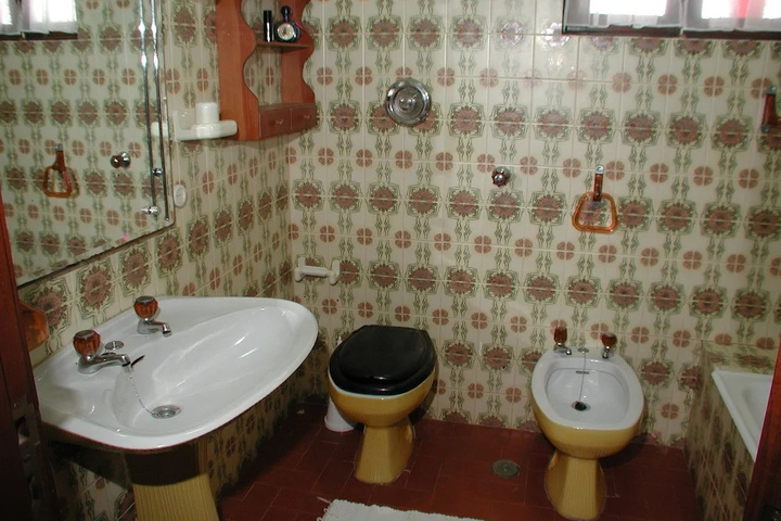 Room 6 of 11