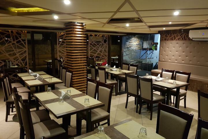 Dining 45 of 72