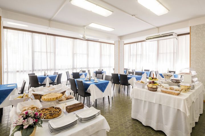 Dining 14 of 22