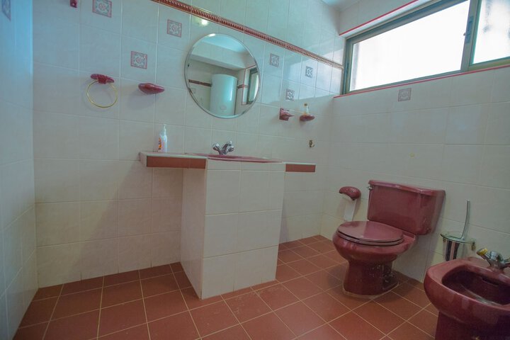 Room 18 of 34