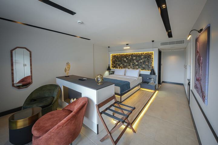 Room 14 of 155