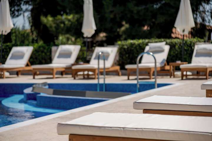 Pool 52 of 67